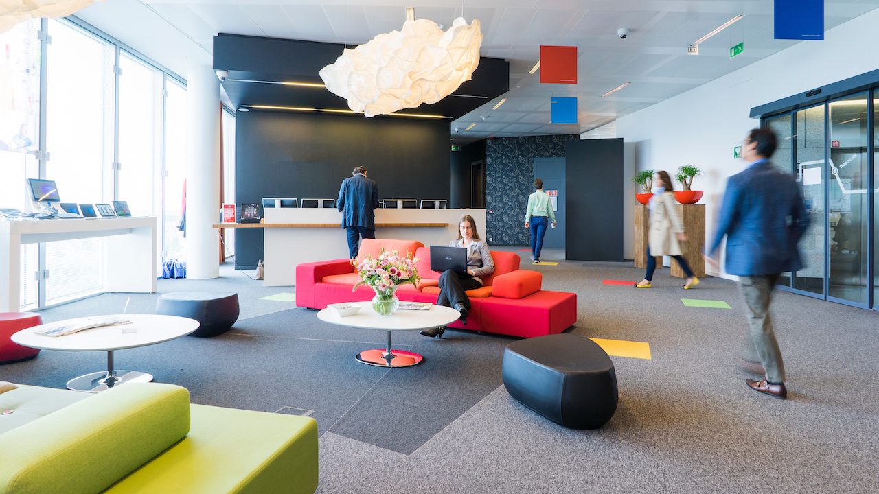 Hybrid workspace